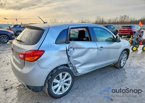 2013 Mitsubishi Outlander Sport Se z USA, uszkodzony, nr VIN 4A4AR4AU6DE016305